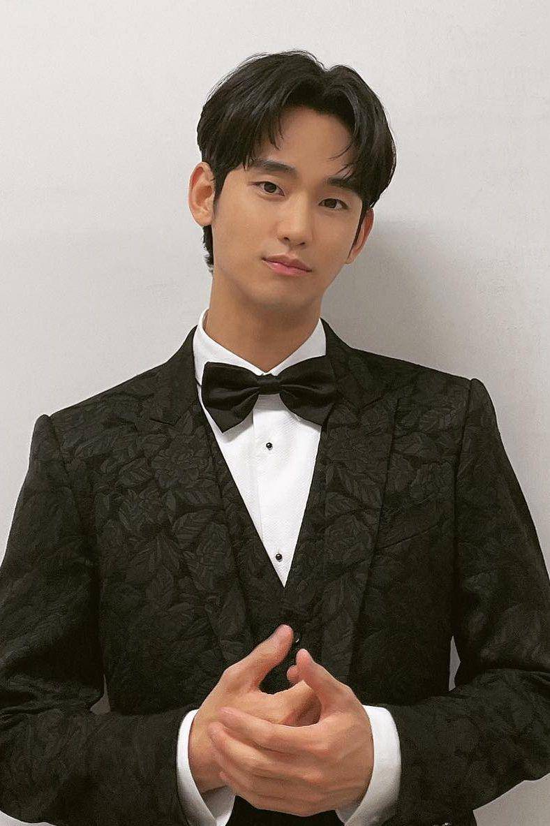 Kim Soo Hyun (instagram.com/soohyun_k216)