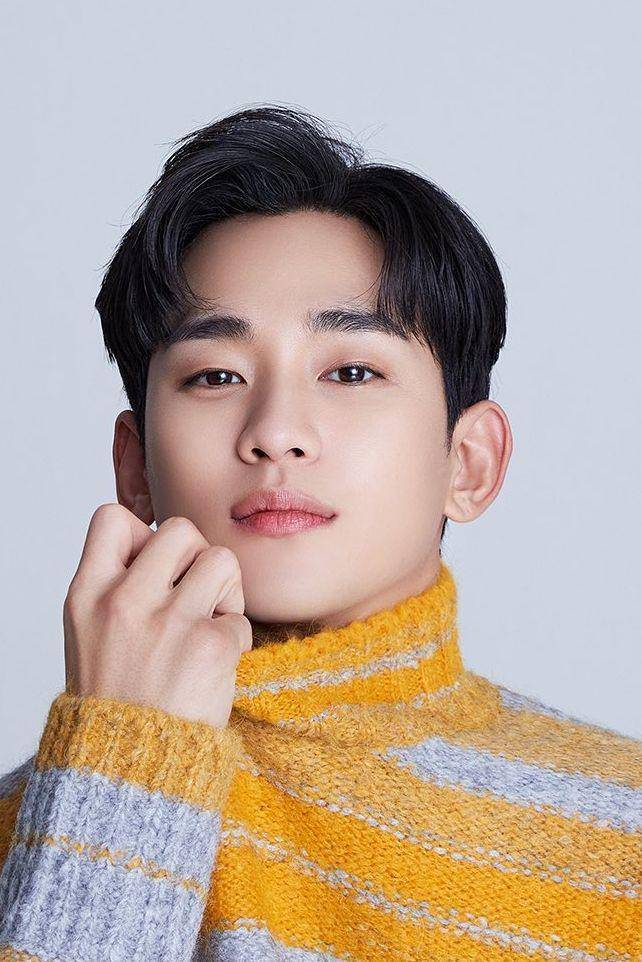 Kim Soo Hyun (instagram.com/soohyun_k216)