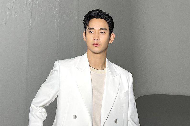 Kim Soo Hyun (instagram.com/soohyun_k216)
