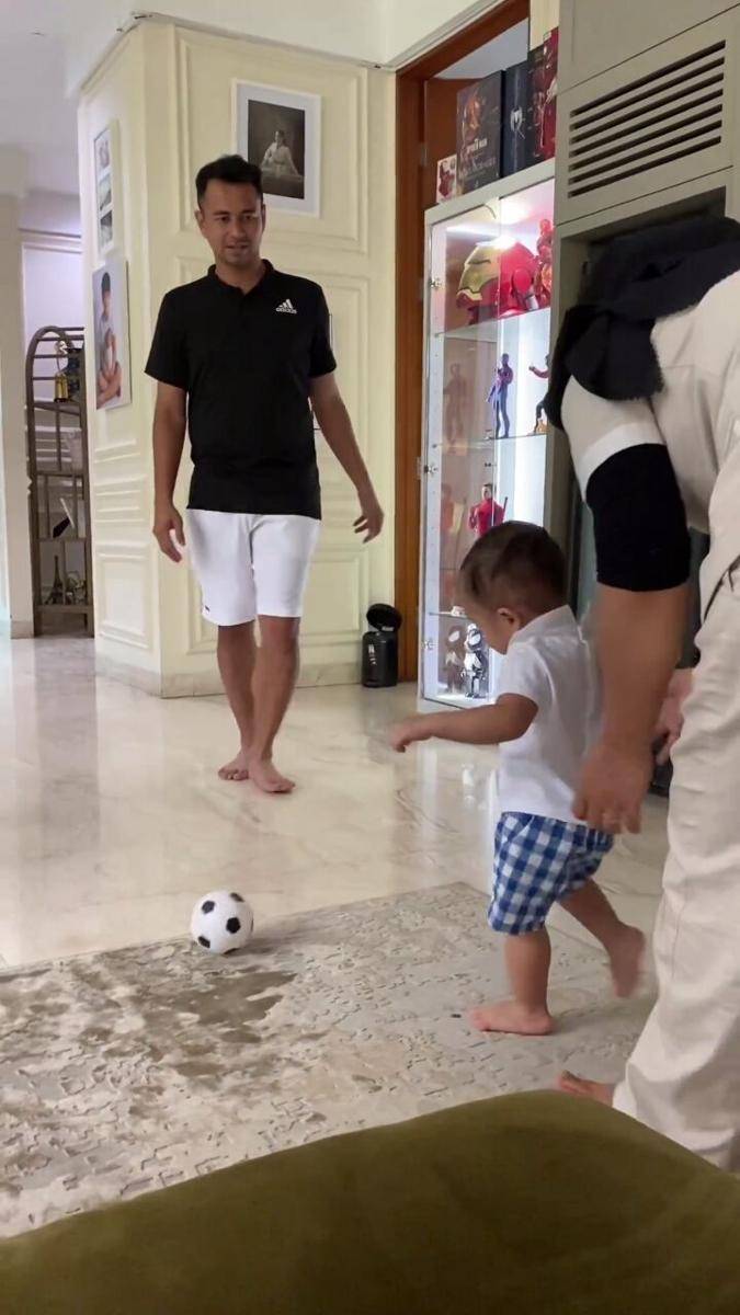 Rayyanza berlatih sepak bola (instagram.com/raffinagita1717)
