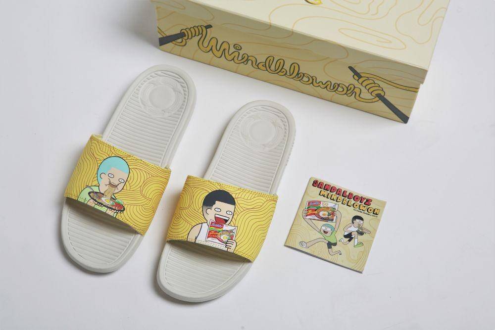 Desain Sandal Kolaboramie yang menampilkan karakter Dharmo dan Wato dalam Tahilalats Universe (Dok. Indomie)