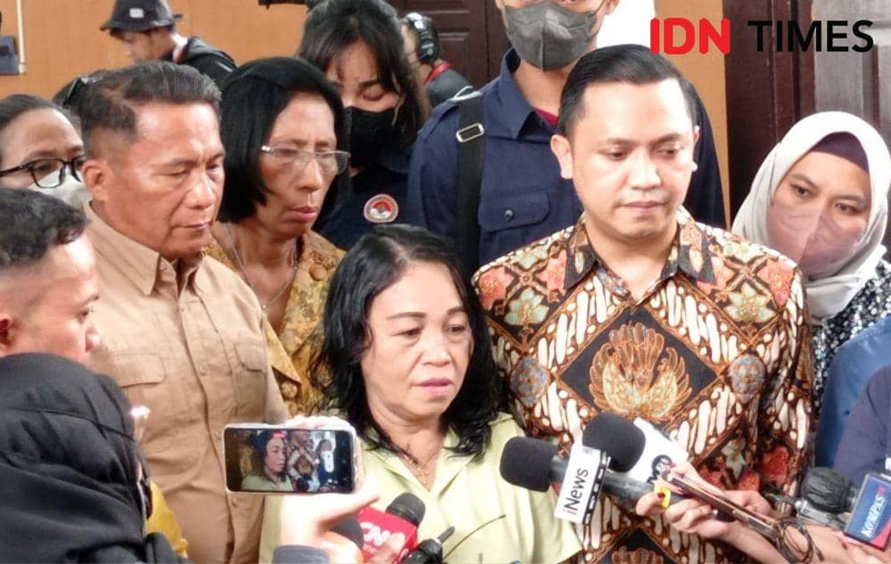 Ibunda Bharada E Temui Keluarga Brigadir J Sambil Makan Malam