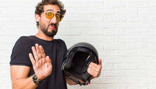 ilustrasi bau helm (freepik.com)