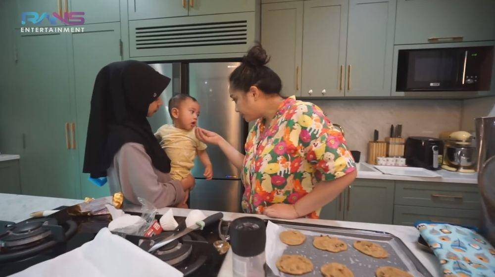Rafathar bikin cookies (YouTube.com/Rans Entertainment)