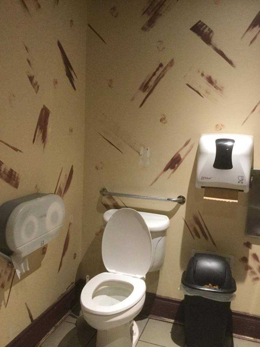 potret toilet nyeleneh (reddit.com/user/FritoMatt)