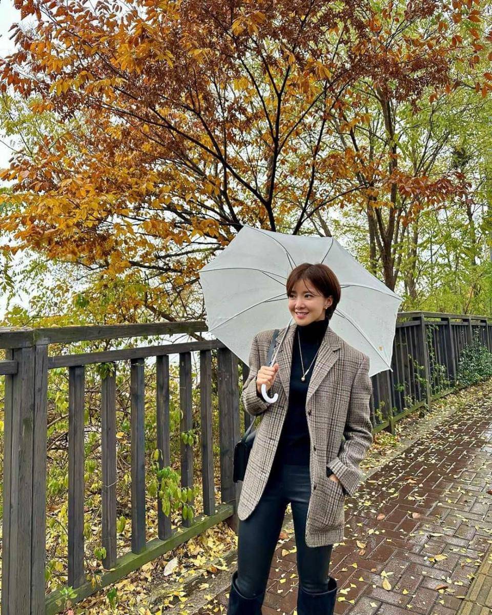 Lee Si Young (instagram.com/leesiyoung38)
