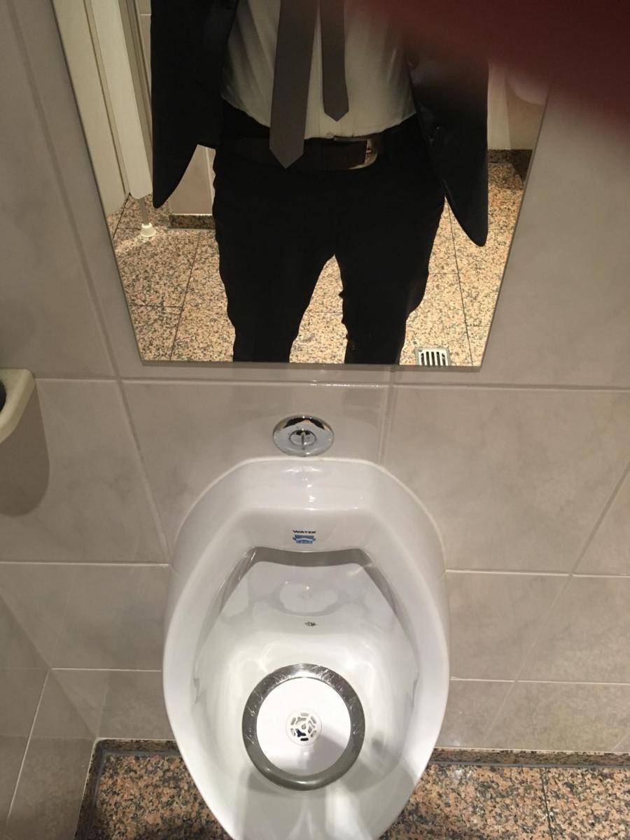 potret toilet nyeleneh (reddit.com/user/sfa83)