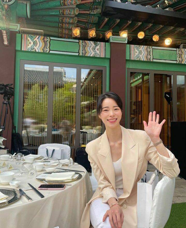 OOTD Lim Ji Yeon (instagram.com/limjjy2)