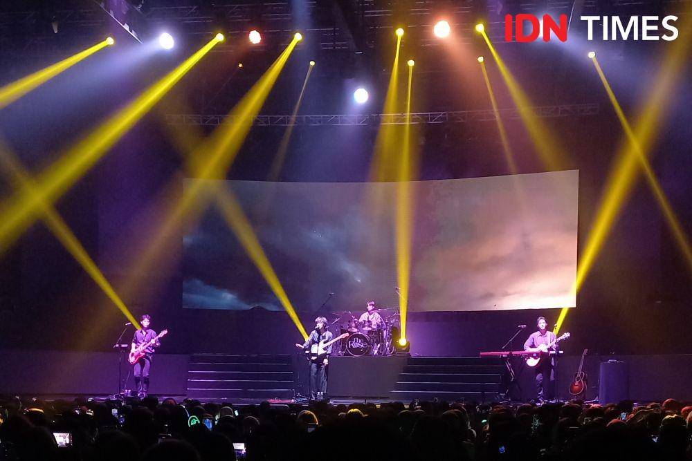 The Rose di konser HEAL TOGETHER in Jakarta pada Jumat (6/1/2022) (dok. IDN Times/Ines Sela Melia)