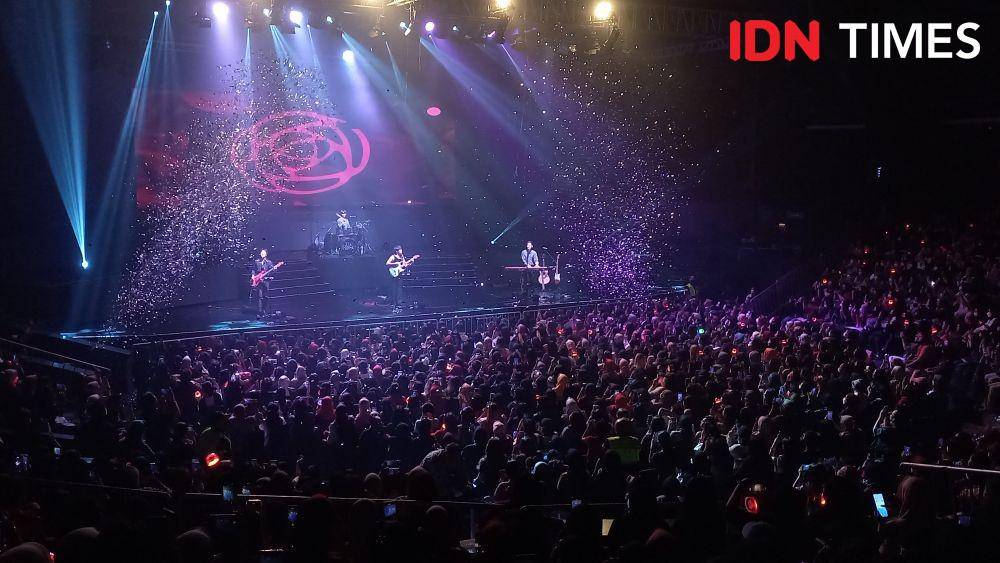 The Rose di konser HEAL TOGETHER in Jakarta pada Jumat (6/1/2022) (dok. IDN Times/Ines Sela Melia)