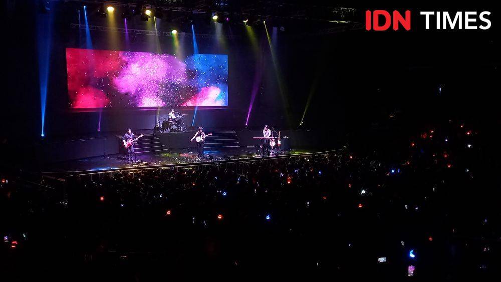 The Rose di konser HEAL TOGETHER in Jakarta pada Jumat (6/1/2022) (dok. IDN Times/Ines Sela Melia)