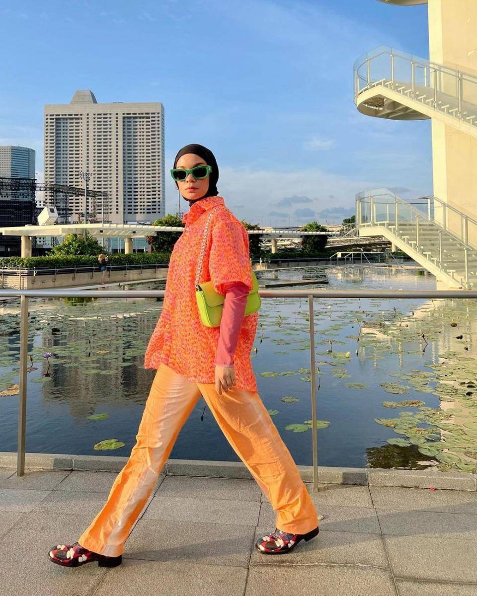 OOTD hijab colorful ala Tantri Namirah (instagram.com/tantrinamirah)