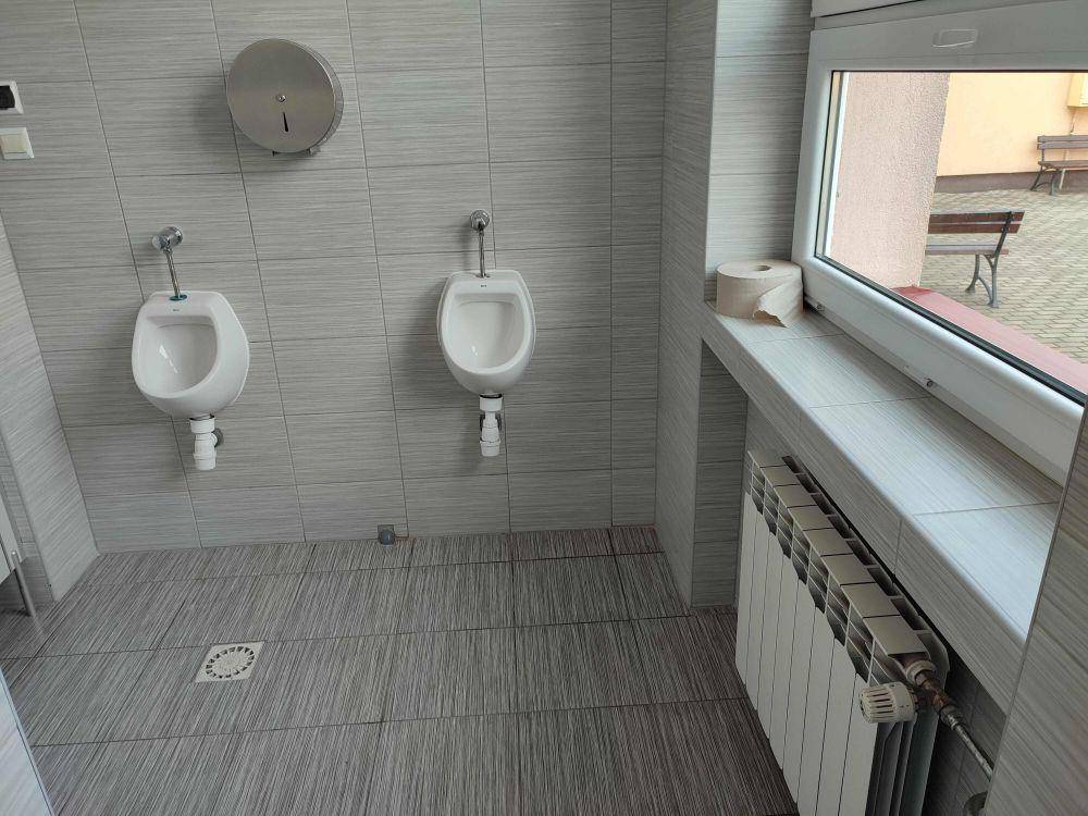 potret toilet nyeleneh (reddit.com/user/Matix____)