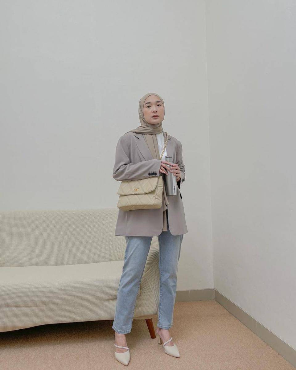 OOTD dengan blazer ala Denisa Rani (instagram.com/denisarani)