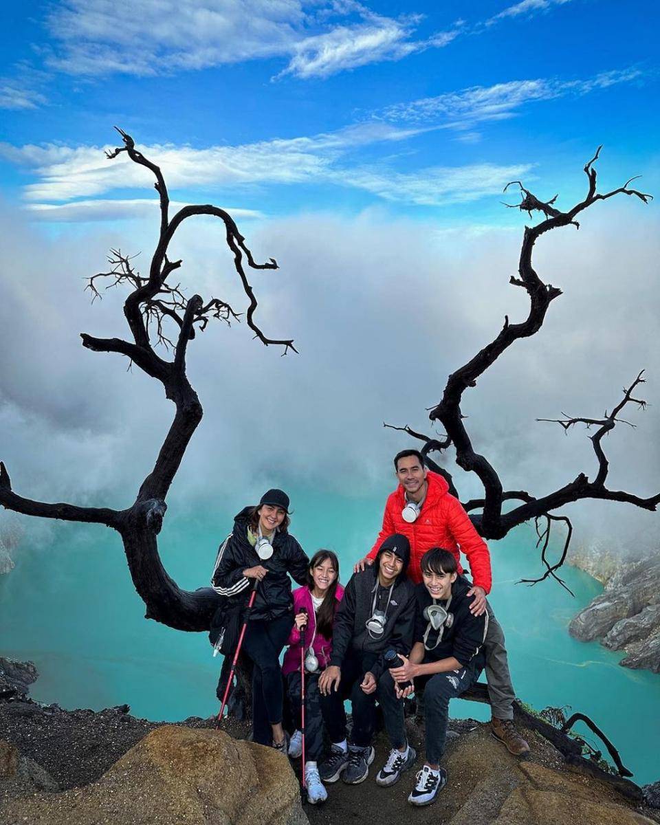 potret keluarga liburan Darius Sinathrya (instagram.com/darius_sinathrya)