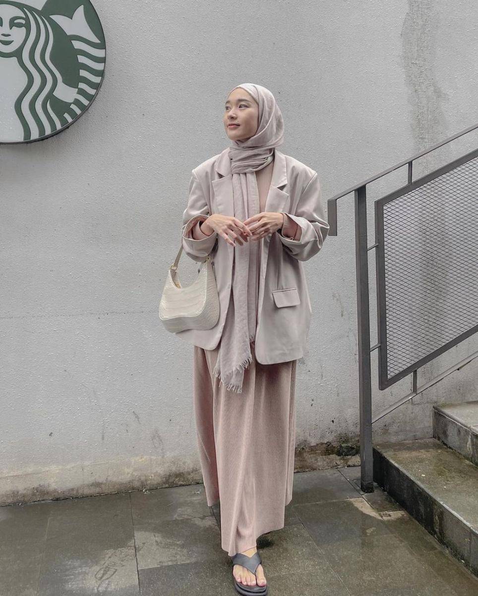 OOTD dengan blazer ala Denisa Rani (instagram.com/denisarani)