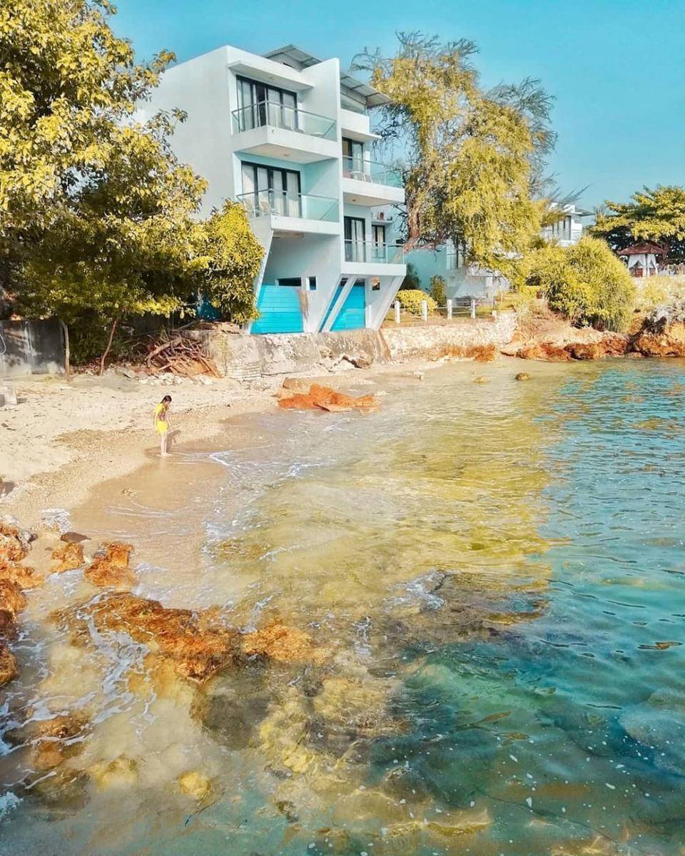 Tanjung Kodok Beach Resort (instagram.com/tanjungkodokbeachresort)