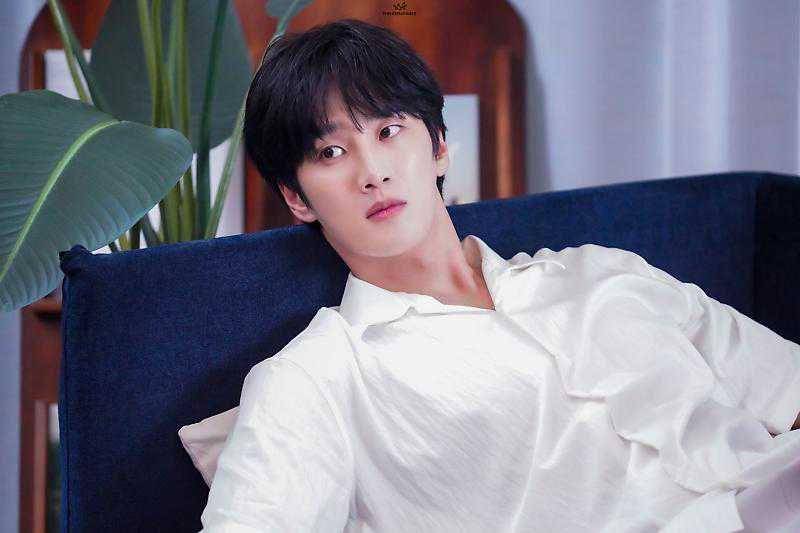 Ahn Bo Hyun (post.naver.com/FN 엔터테인먼트)