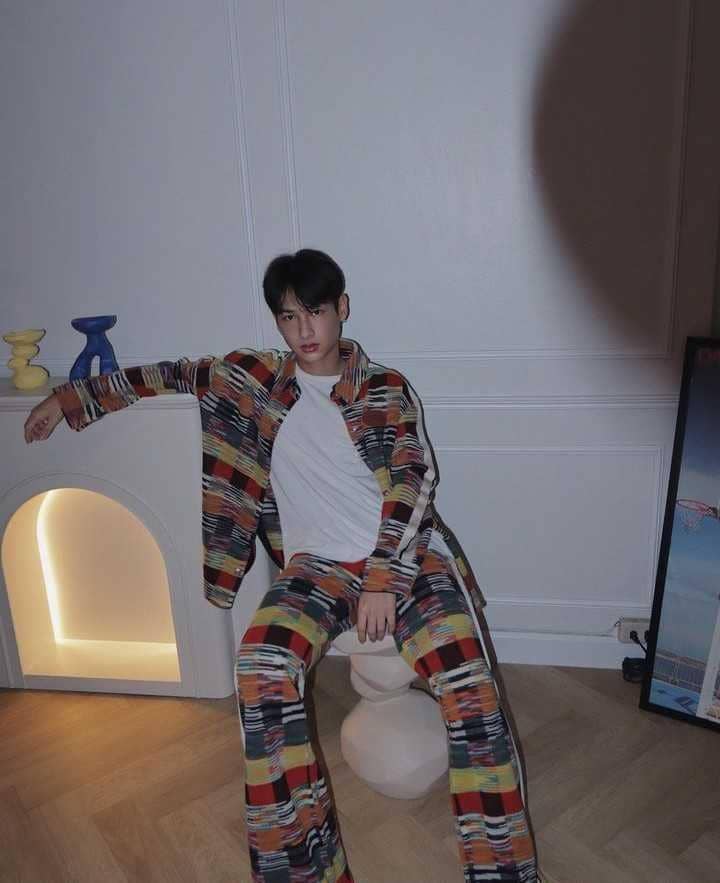 one set outfit ala Gun (instagram.com/gun_atthaphan)