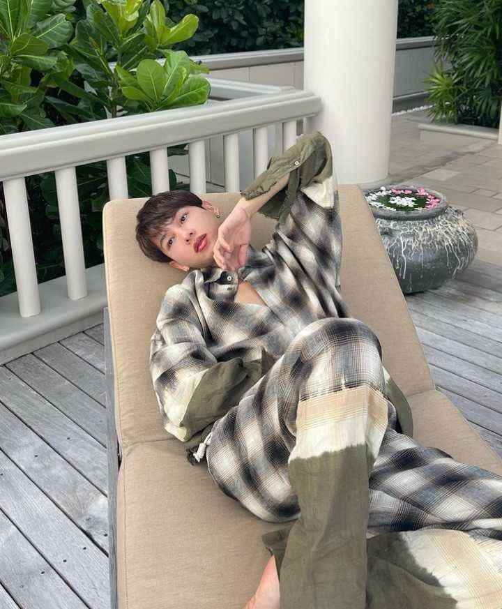 one set outfit ala Gun (instagram.com/gun_atthaphan)