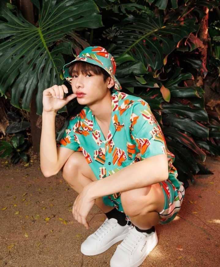 one set outfit ala Gun (instagram.com/gun_atthaphan)