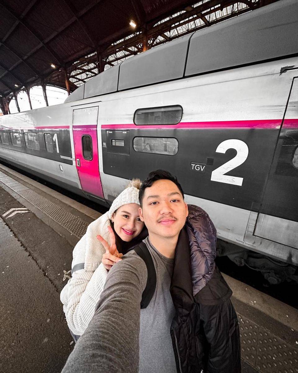 potret Azriel Hermansyah dan Sarah Menzel (instagram.coma/azriel_hermansyah)
