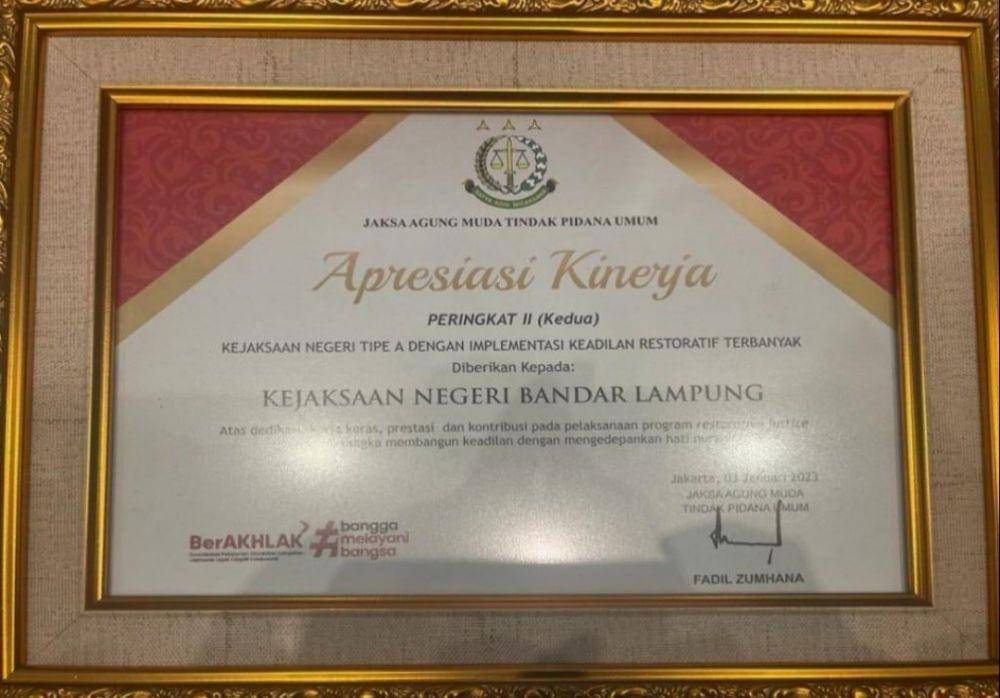 Kejari Bandar Lampung memperoleh peringkat ke-II kategori Kejaksaan Negeri Tipe A implementasi keadilan restoratif terbanyak se-Indonesia. (Dok. Kejari Bandar Lampung).