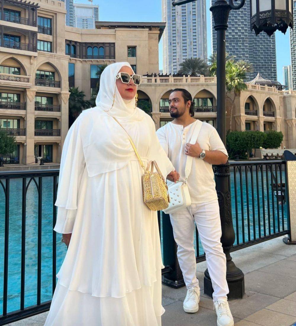 OOTD liburan artis bareng pasangan (instagram.com/tasyiiathasyia)