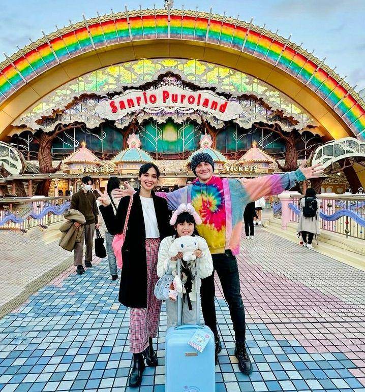 Potret liburan keluarga Vino G. Bastian di Jepang (instagram.com/vinogbastian_)