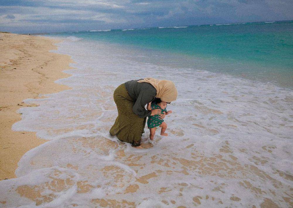 potret liburan Ameena Hanna Nur Atta (instagram.com/attahalilintar)