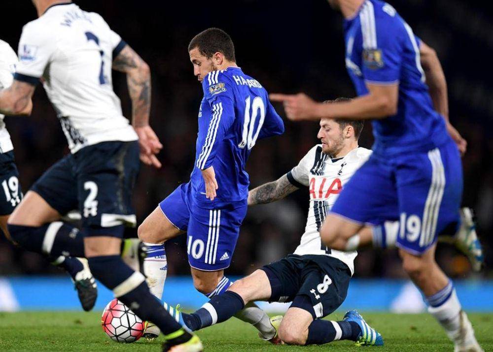 Chelsea melawan Tottenham Hotspur di EPL 2015/2016. (premierleague.com)
