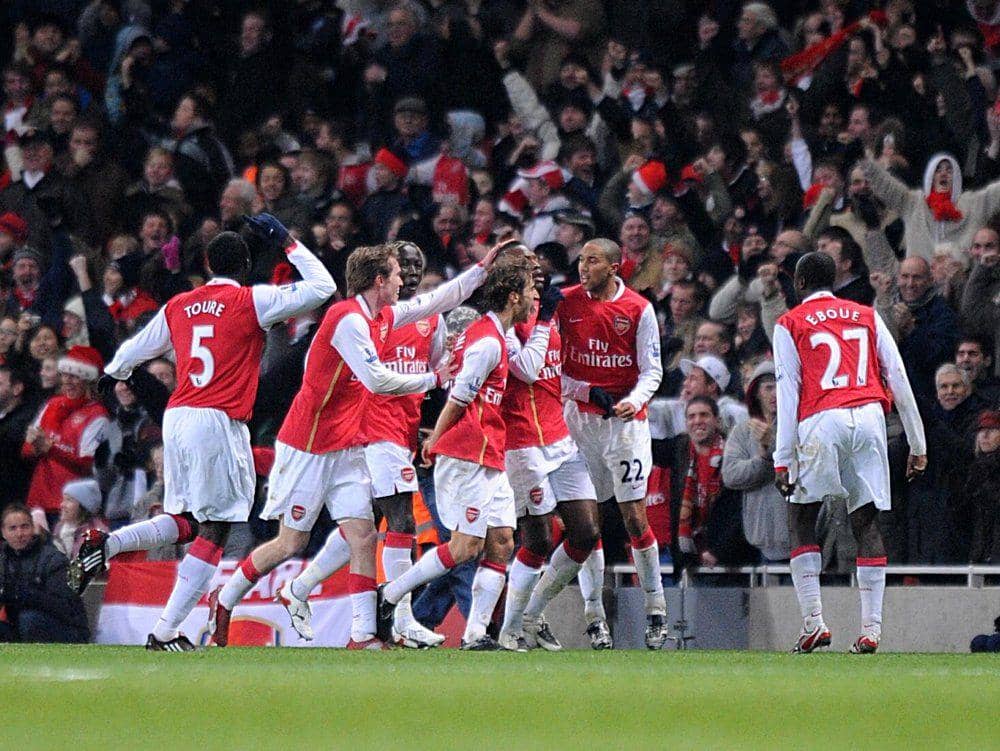 Para pemain Arsenal merayakan gol di EPL 2007/2008. (twitter.com/Arsenal)
