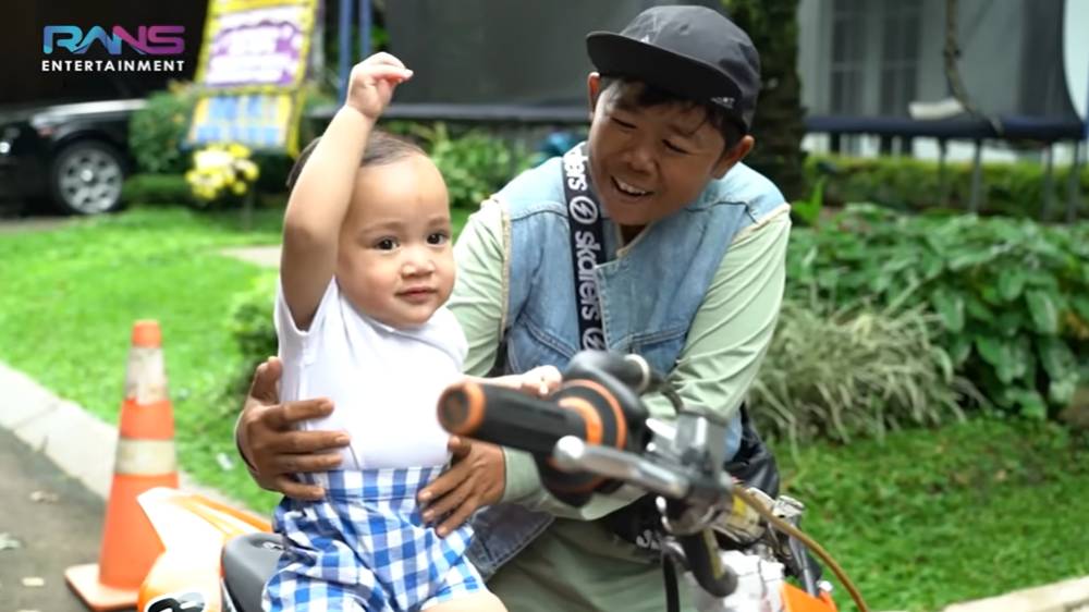 Rayyanza naik motor trail (YouTube.com/Rans Entertainment)