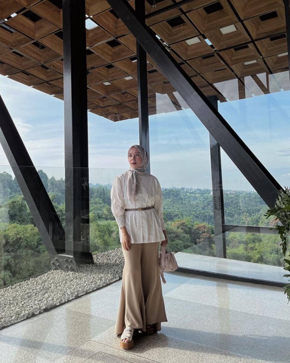 OOTD semi formal Qonitah Al Jundiah (instagram.com/thataljundiah)