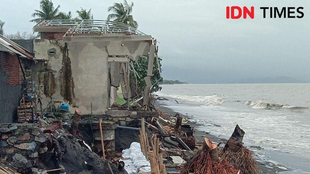 Rumah Ambruk, Pemprov Hibahkan Lahan Relokasi Warga Pesisir Mataram