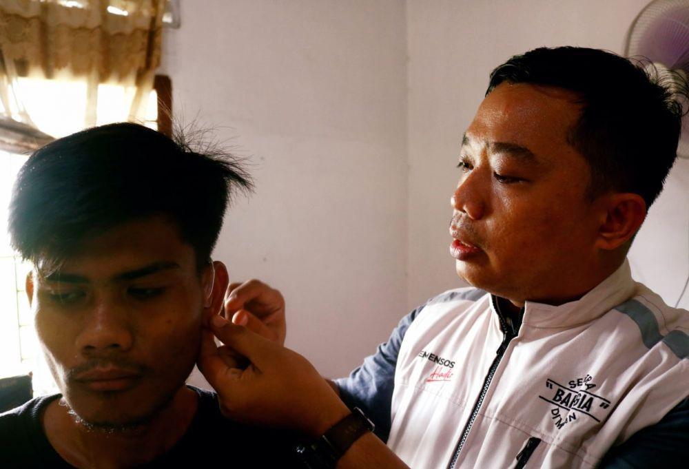 Disabilitas Rungu di Sumut Terima Alat Bantu Dengar dari Kemensos