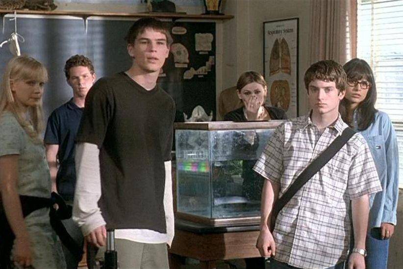 adegan dalam film The Faculty (dok. Dimension Films/The Faculty)