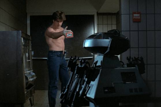 adegan dalam film Chopping Mall (dok. Concorde Pictures/Chopping Mall)