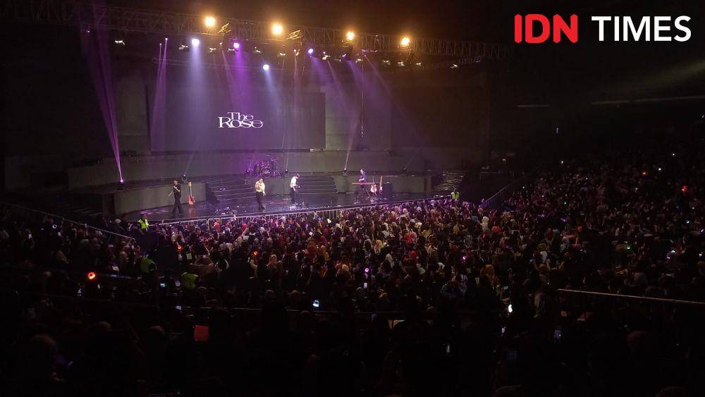 The Rose di konser HEAL TOGETHER in Jakarta pada Jumat (6/1/2022) (dok. IDN Times/Ines Sela Melia)