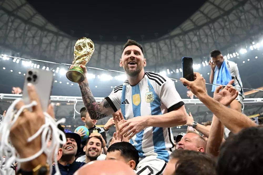 Argentina juara Piala Dunia 2022 setelah mengalahkan Prancis di final. (fifa.com)