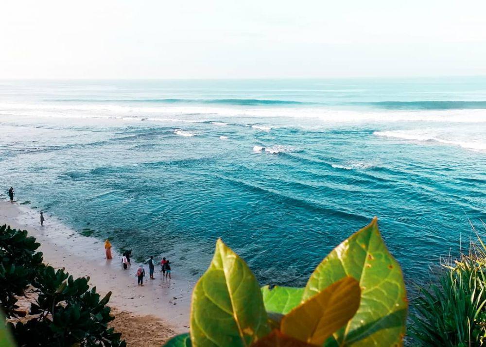 Pantai Somandeng Gunungkidul: Info Lokasi, Harga, dan Tips