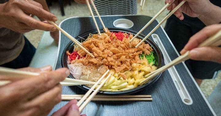 5 Fakta Yu Sheng, Salad Khas Imlek Pembawa Keberuntungan