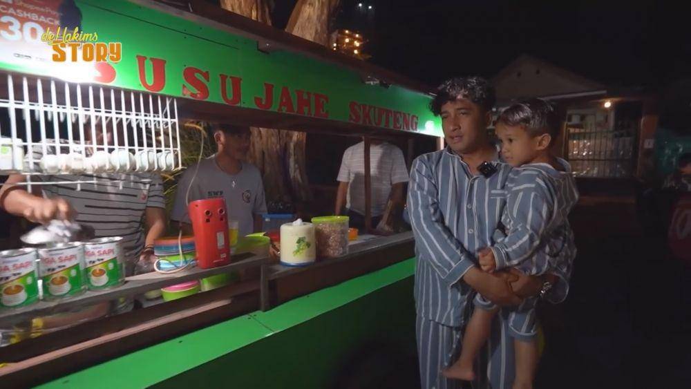 Irfan Hakim bikin pasar malam (youtube.com/dehakimstory)
