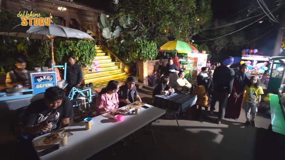 Irfan Hakim bikin pasar malam (youtube.com/dehakimstory)