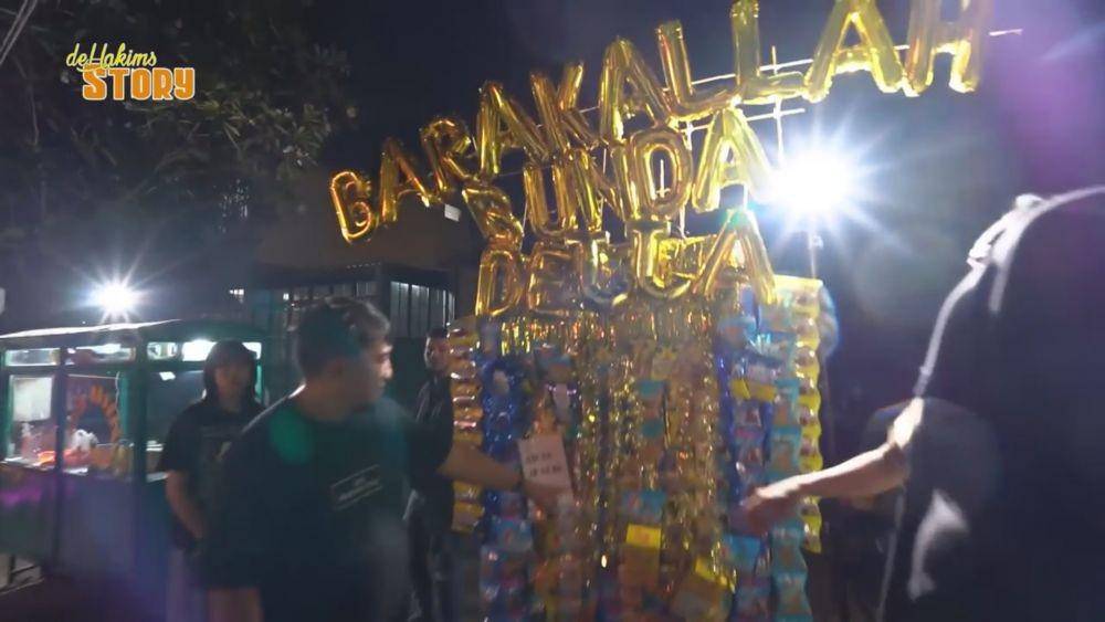 Irfan Hakim bikin pasar malam (youtube.com/dehakimstory)