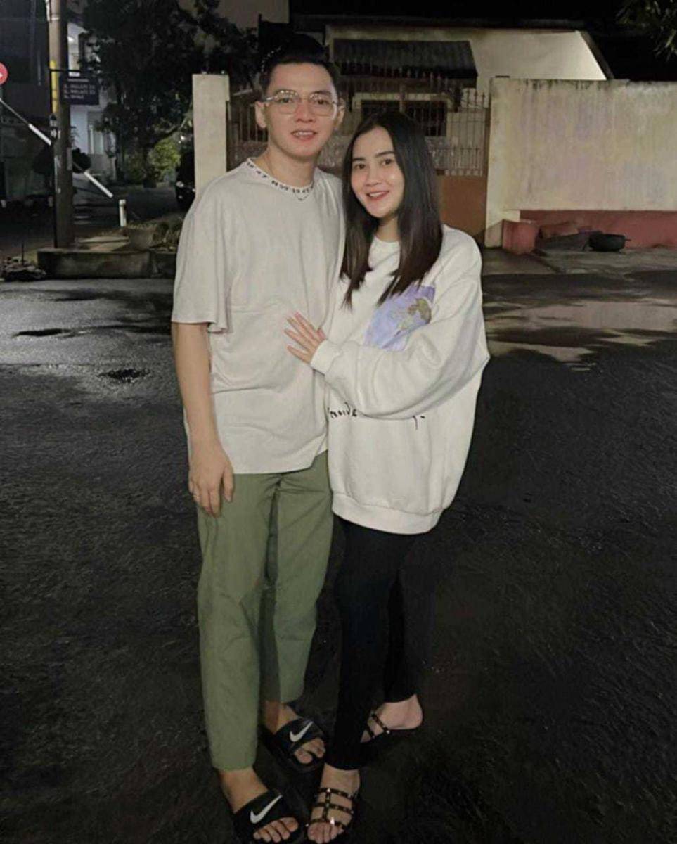 artis hamil anak ke-2 (instagram.com/nellakharisma)