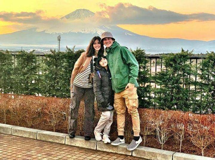 Potret liburan keluarga Vino G. Bastian di Jepang (instagram.com/vinogbastian_)