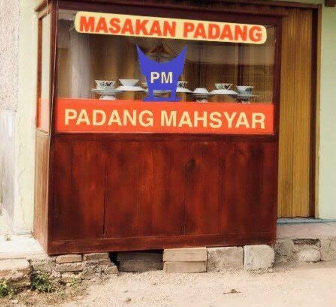 nama warung nasi Padang (twitter.com/nocontextwarung)