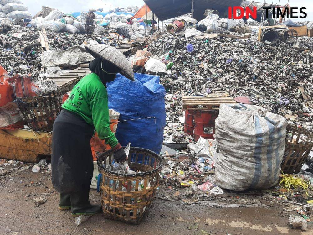 Tempat pembuangan akhir (TPA) sampah Basirih di Banjarmasin Kalimantan Selatan, Senin (9/1/2023). (IDN Times/Hamdani)