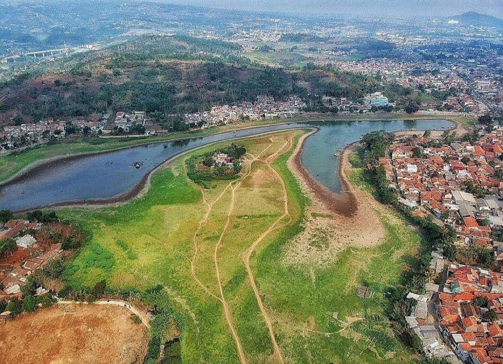 Situ Ciburuy (instagram.com/cimahidrone)